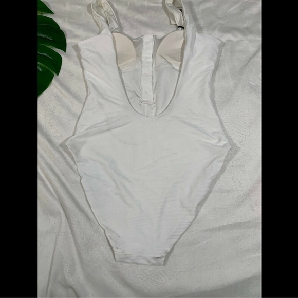 NWD $195 Onia Sandra Ribbed One-Piece Swimsuit in White [SZ XS‎ ] - Picture 6 of 8